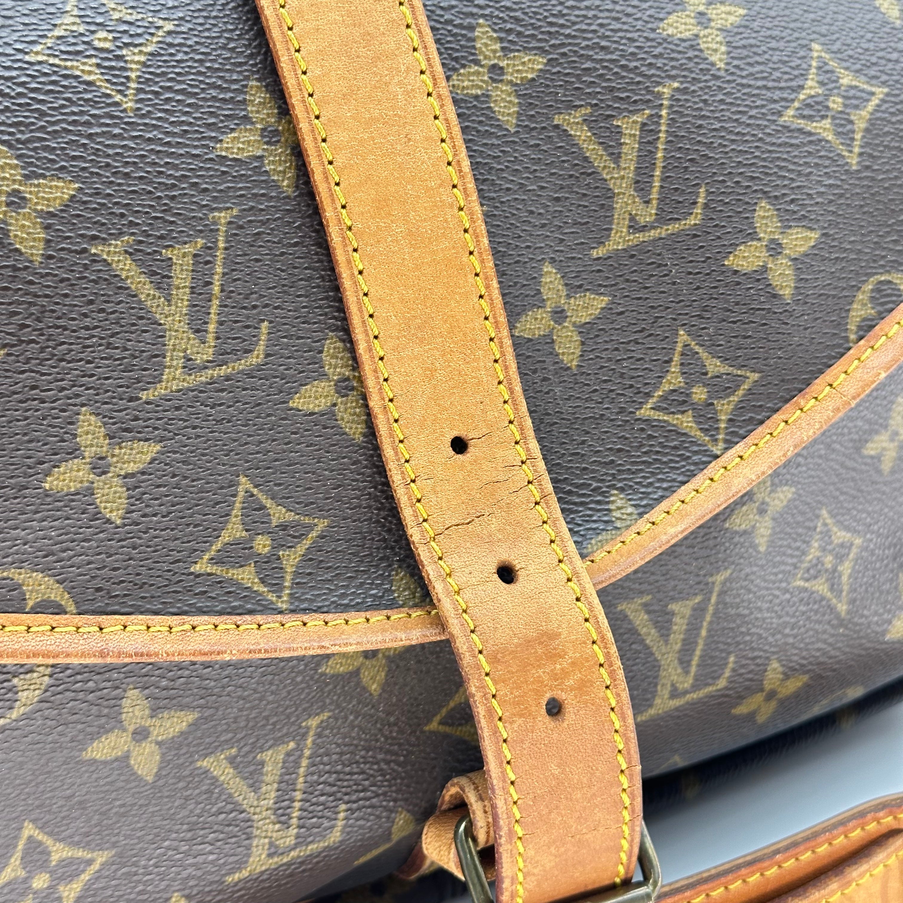 LOUIS VUITTON Monogram Saumur Shoulder Bag Crossbag Vintage