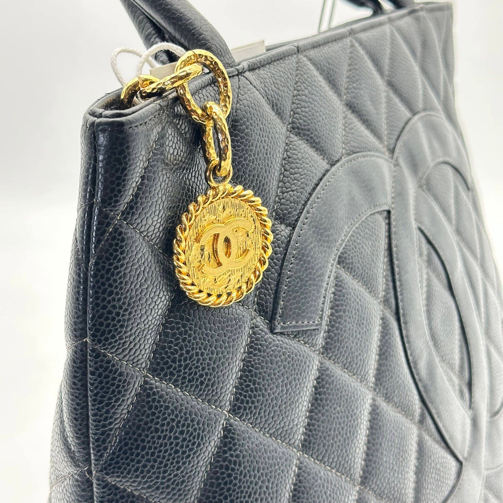 Chanel Reissue Tote Hilton Style Caviar Leather Shoulder Handbag Black Gold Hardware 5 Series Vintage
