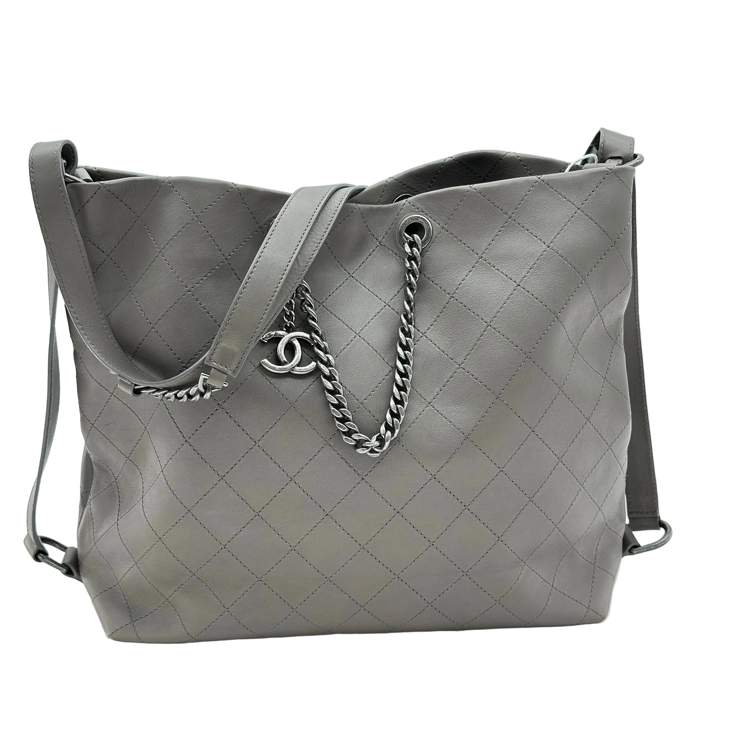 シャネル Urban Allure チェーン Handle ホーボー Stitched カーフスキン ミディアム 24 シリーズ
